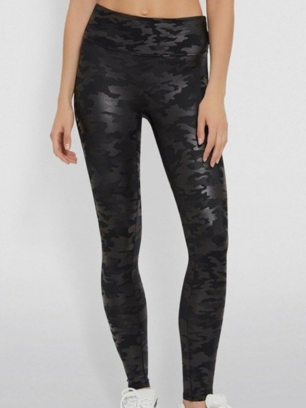 Spanx Nylon Faux Leather Camo Sculpting High Rise Leggings Black Stretch M